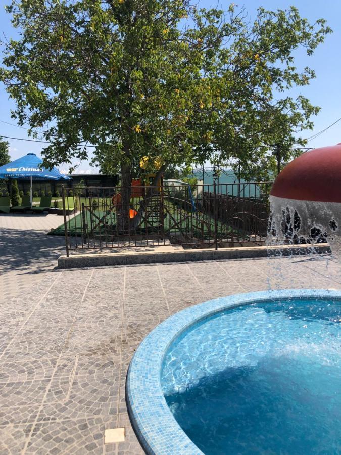 Colina Verde Resort Chisinau Ngoại thất bức ảnh
